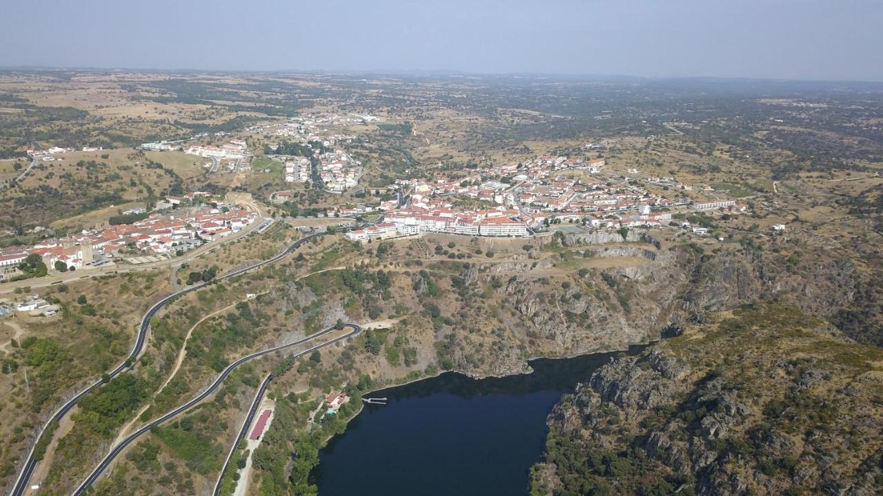 Pensao Vista Bela Ξενοδοχείο Miranda do Douro Εξωτερικό φωτογραφία